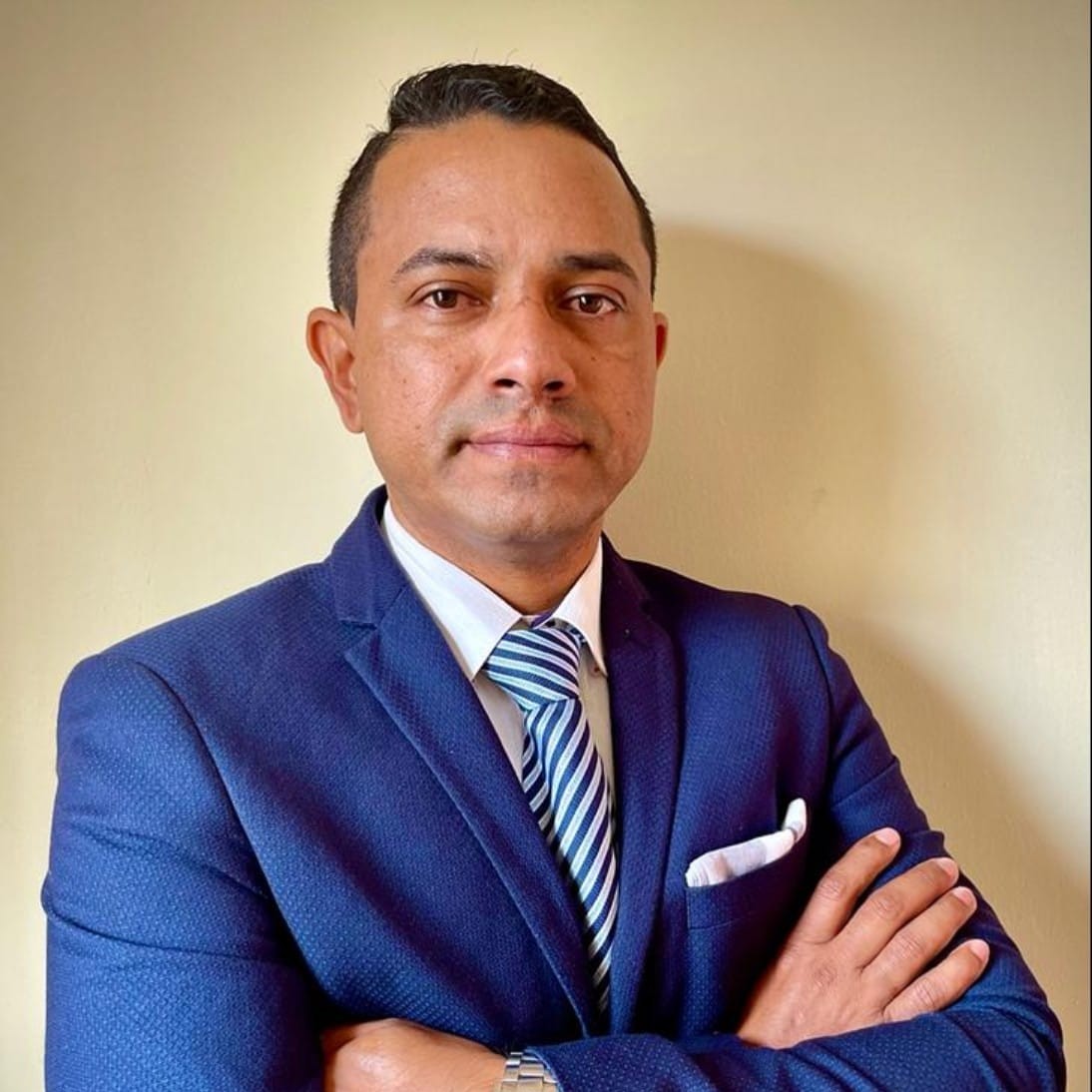 Foto de Dr. Alex Zambrano Solís